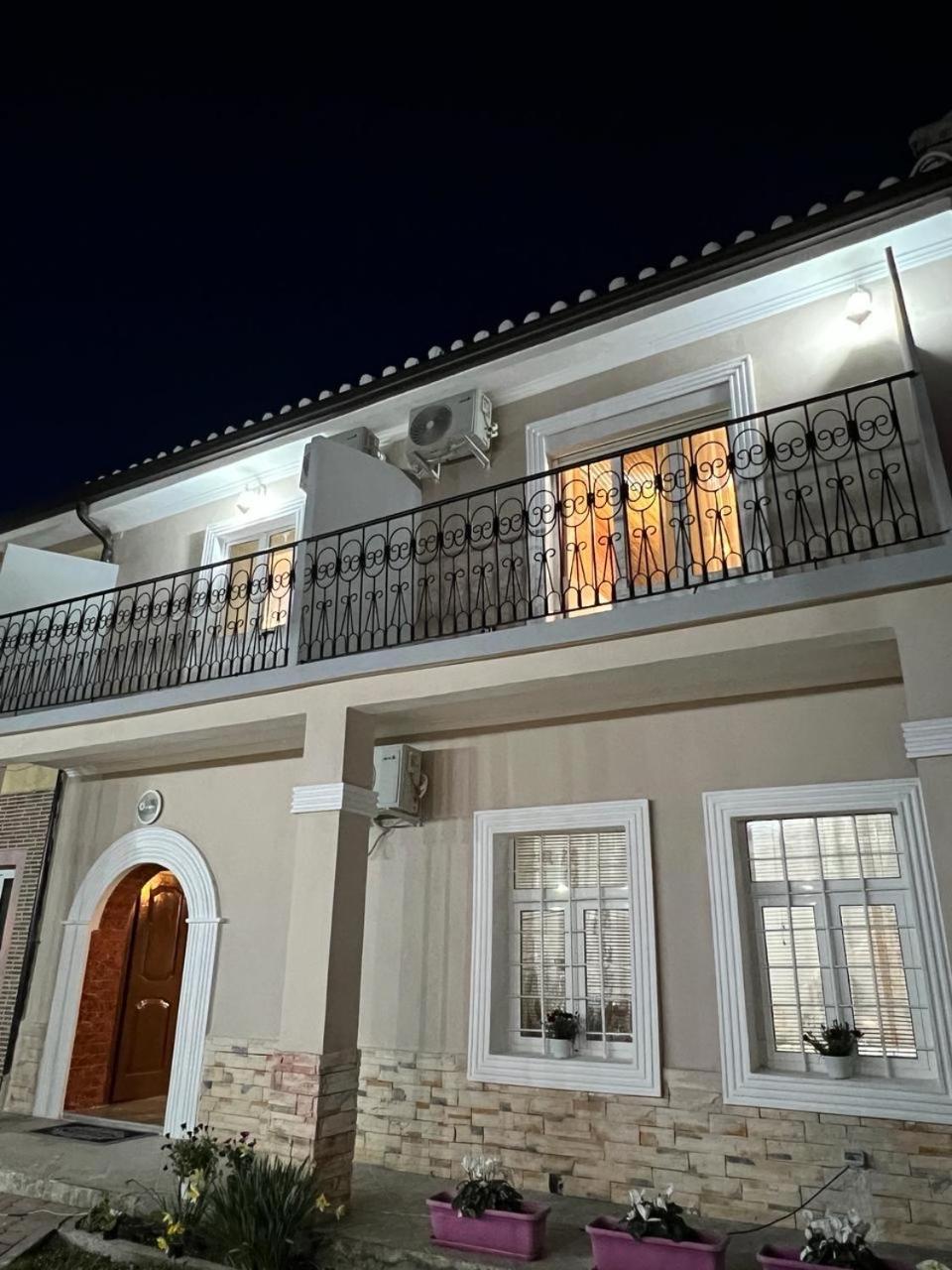 Garden Villa Guni Крує Екстер'єр фото