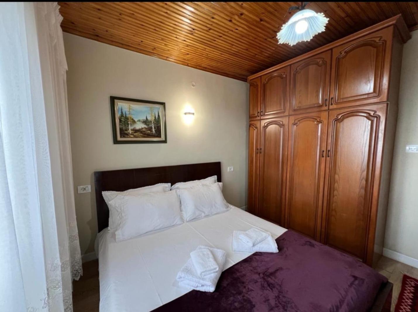 Garden Villa Guni Крує Екстер'єр фото