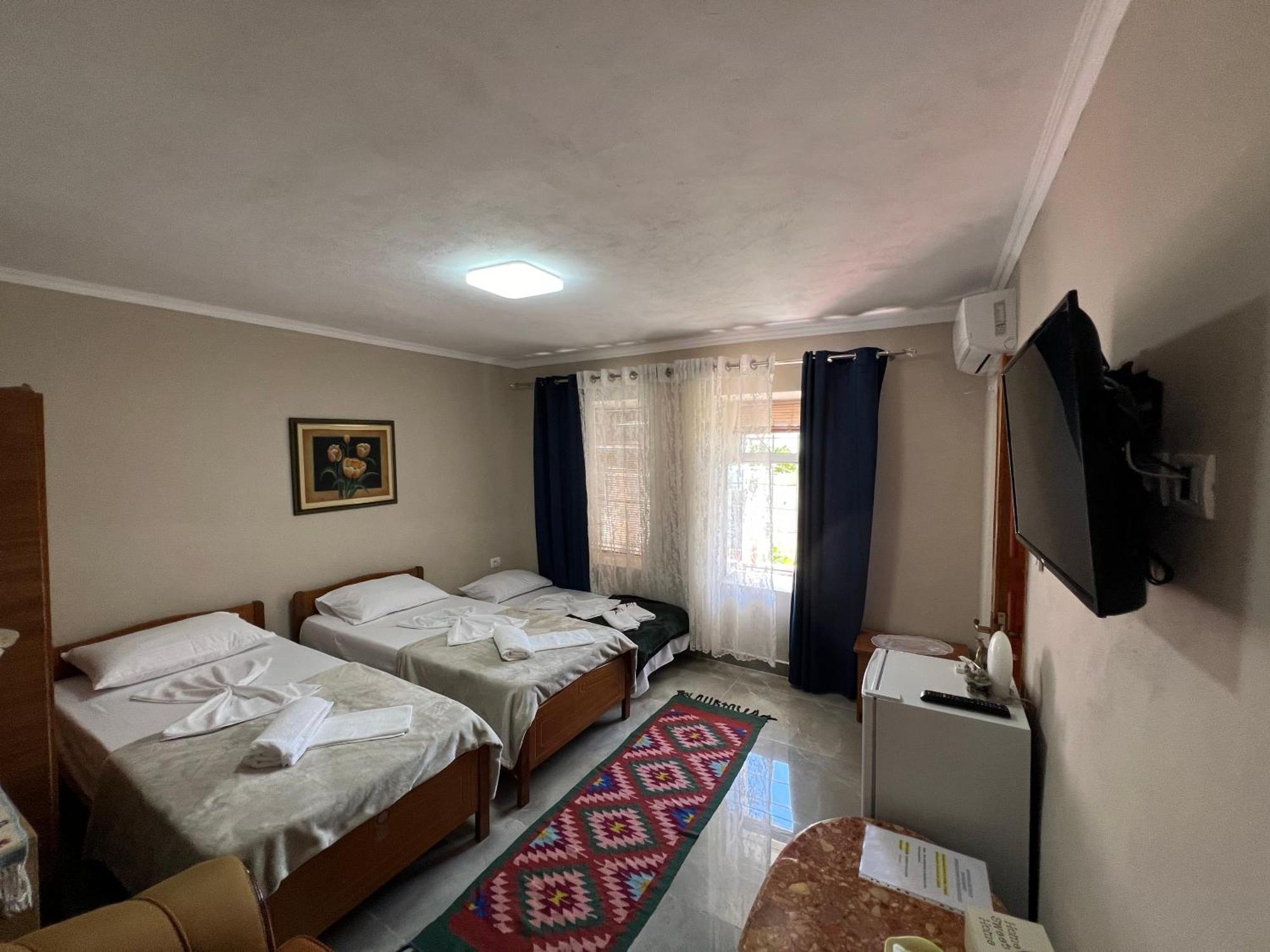 Garden Villa Guni Крує Екстер'єр фото