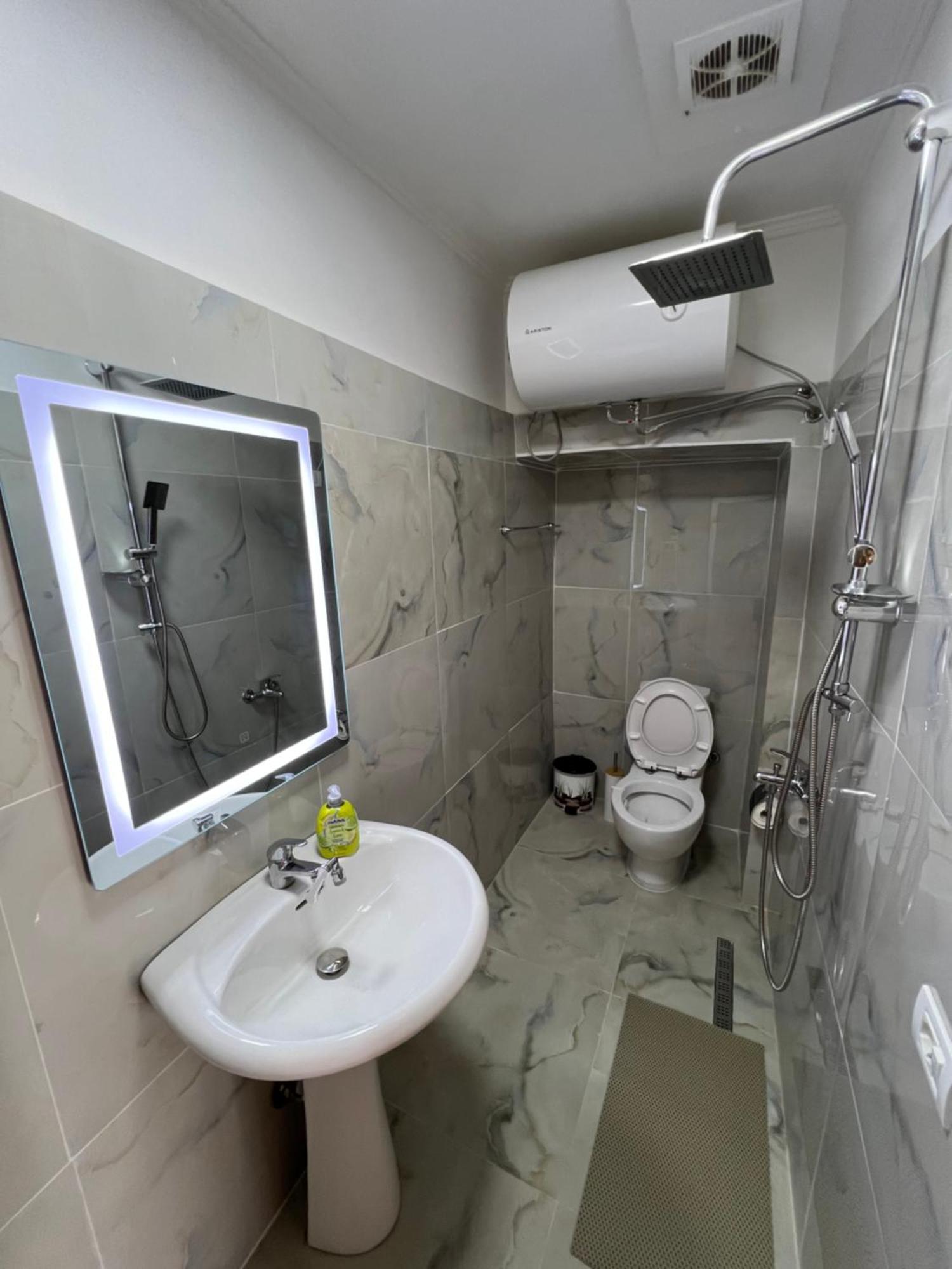 Garden Villa Guni Крує Екстер'єр фото